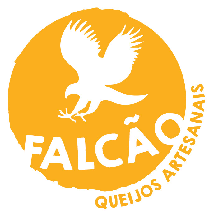 Un faucon s'abattant sur le nom du fromage, Falcão